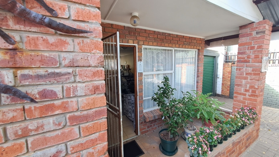 2 Bedroom Property for Sale in Fleurdal Free State